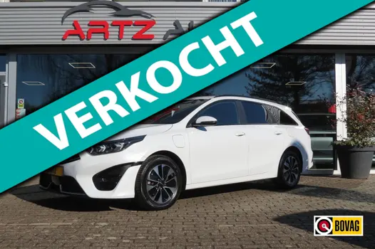 Kia Ceed Sportswagon 1.6 GDI PHEV DynamicPlusLine BlackLine l White Deleuxe Metallic
